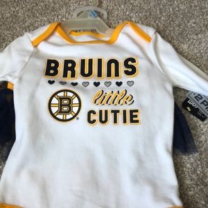 Bruins baby two piece outfit.